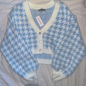 Kendall & Kylie soft blue/white houndstooth sweater